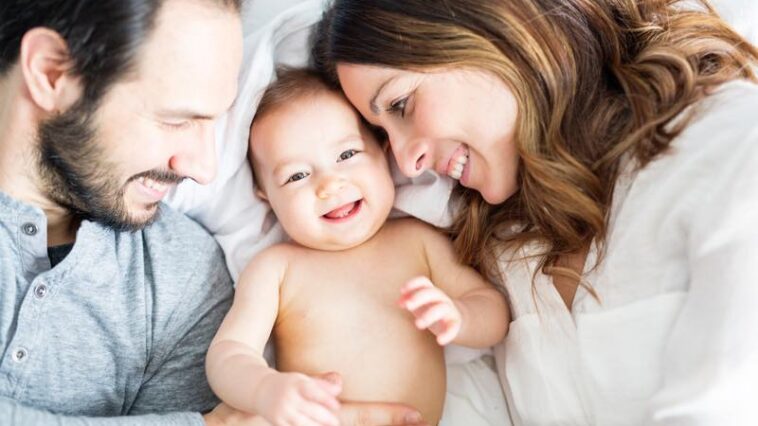 Mutter Vater und Baby