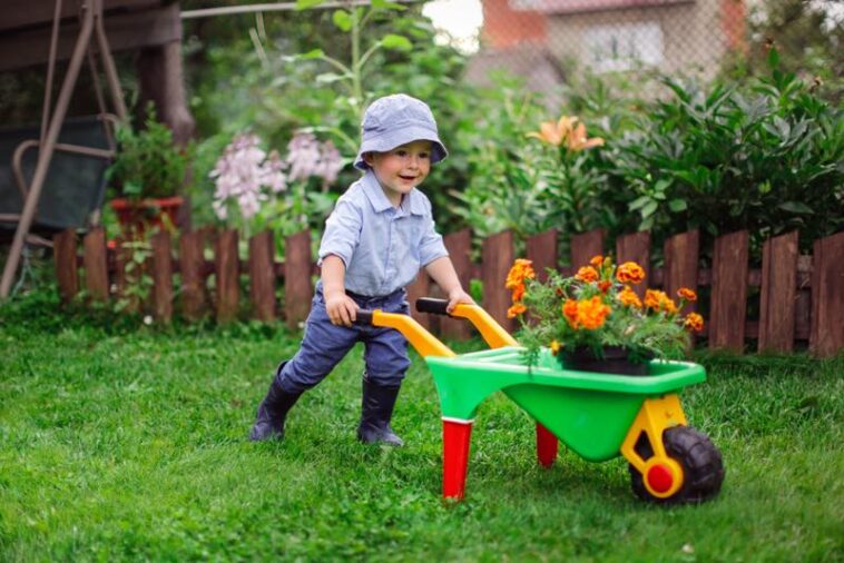 Garten mit Kindern