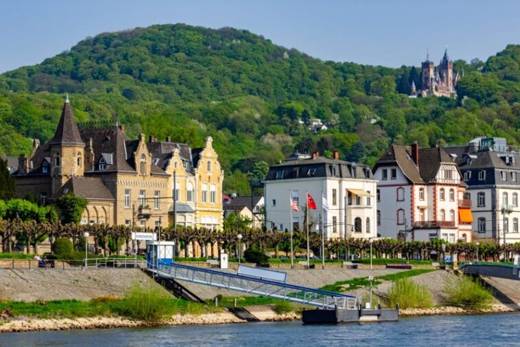 Königswinter liegt sehr romantisch am Rhein